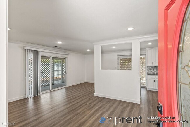 Foto del edificio - 3 br, 1 bath House - 2746 Broadmoor Avenue...