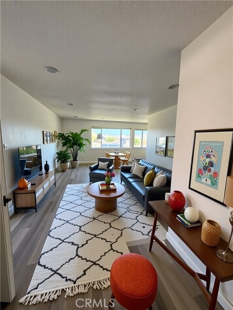 Foto principal - 11742 Jacaranda Ave