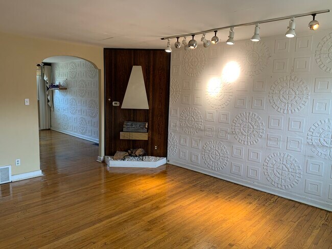 Photo - 6717 Eastwood St Townhome