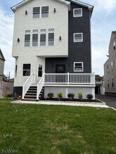 Building Photo - 170 N 18th St