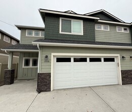 Building Photo - 1508 N Western Ave