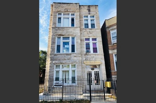 Foto del edificio - 2354 S Albany Ave
