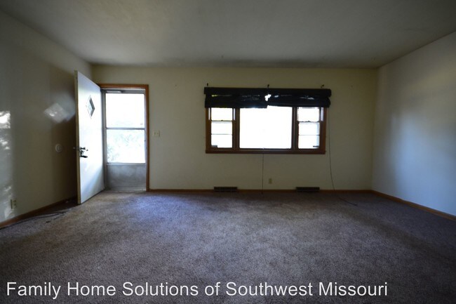 Building Photo - 1507 N Riverside Rd