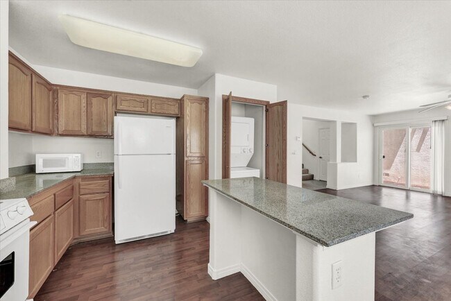 Building Photo - 7275 Phlox Rd