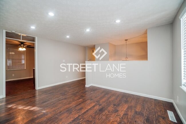 Building Photo - 3 Bedroom in Columbus!