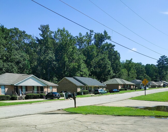 Foto del edificio - Cross Creek Apartments