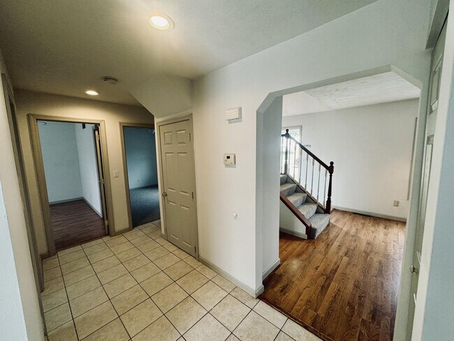 Foto del edificio - 465 Westwood Ave