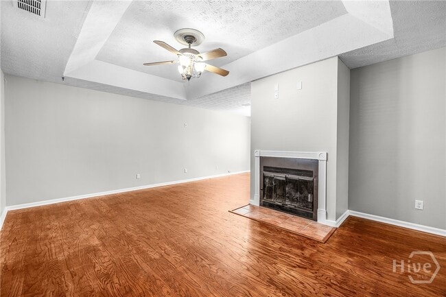 Building Photo - 615 W Tietgen St