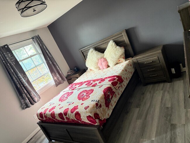 Photo du bâtiment - 638 Creston Ave