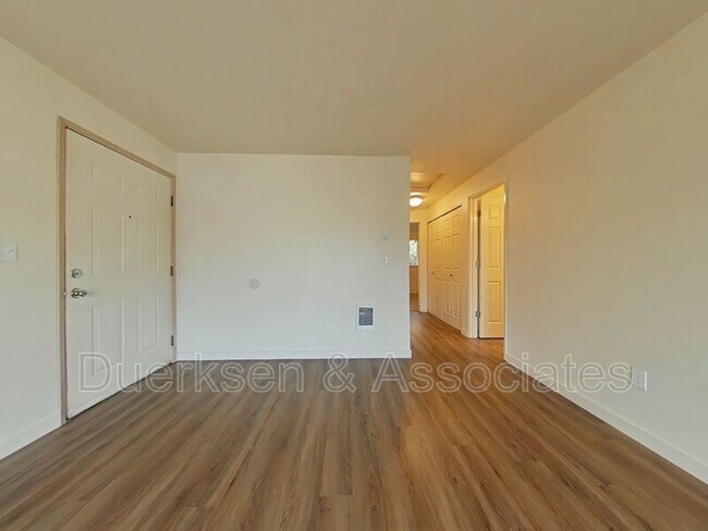 Foto del edificio - 355 SE Lilly