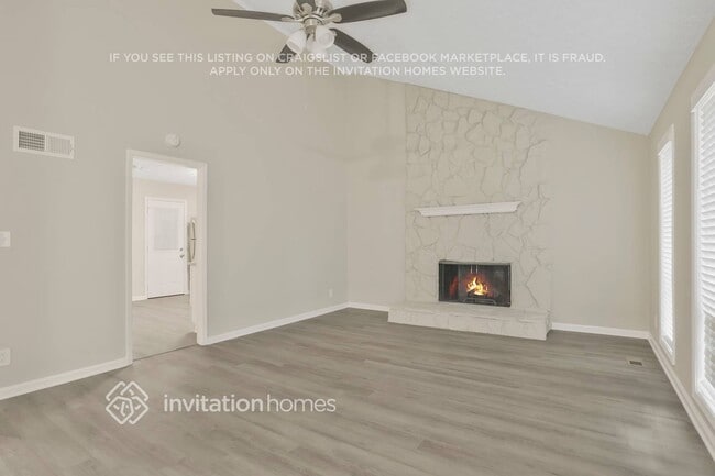 Foto del edificio - 5044 Post Rd Ct