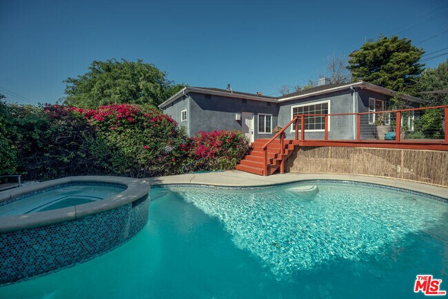 Foto del edificio - 4141 Verdugo View Dr