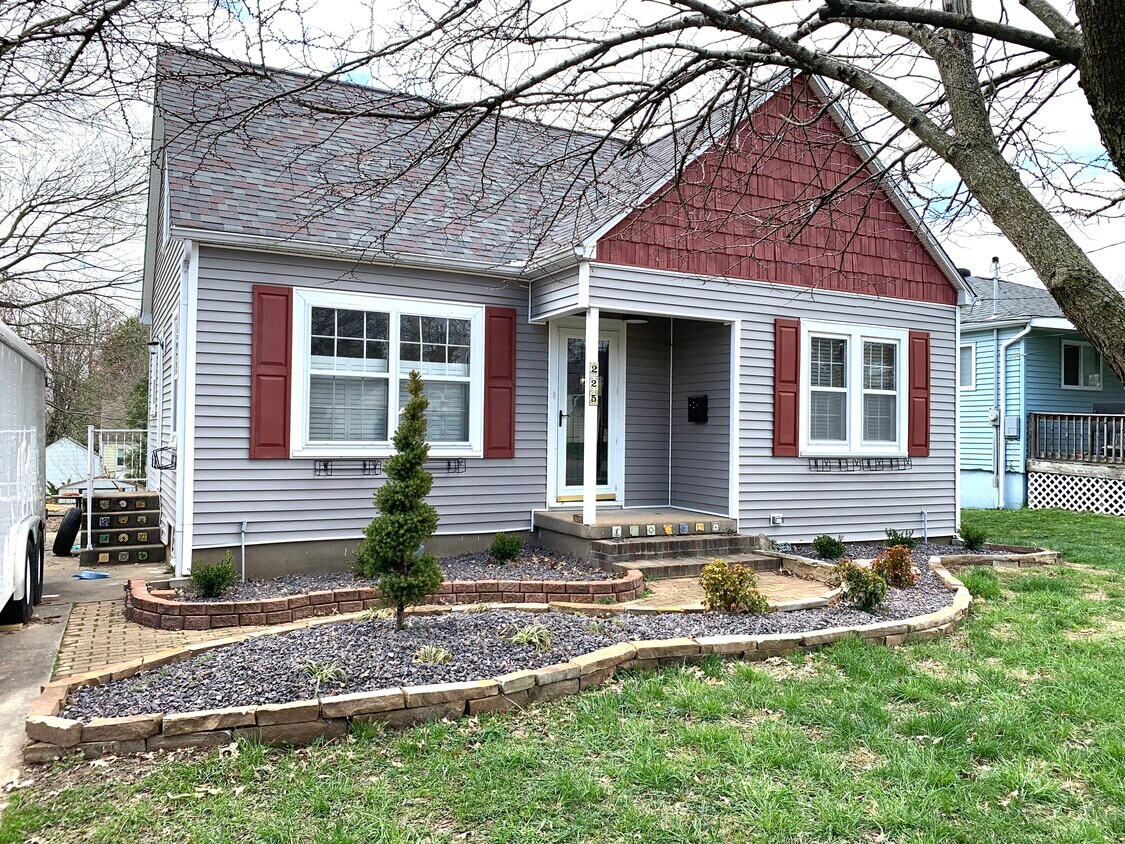 225 Henderson St, Jackson, MO 63755 House Rental in Jackson, MO