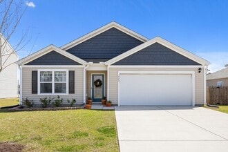 Building Photo - 523 Birdsong Dr