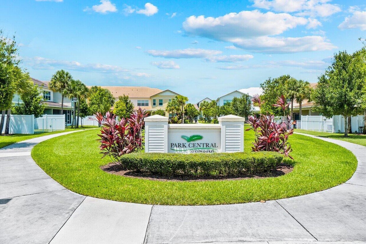 Primary Photo - 62 Sabal Ct