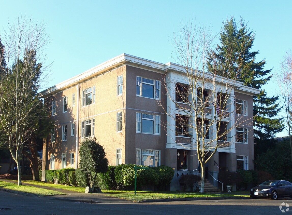 Primary Photo - Kellogg Apartments