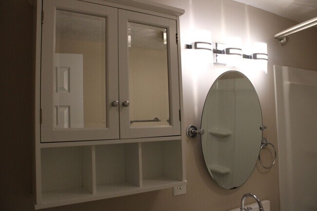 Foto del edificio - Fountain Place - 2BD/1BA ready for FALL 2026 move in!