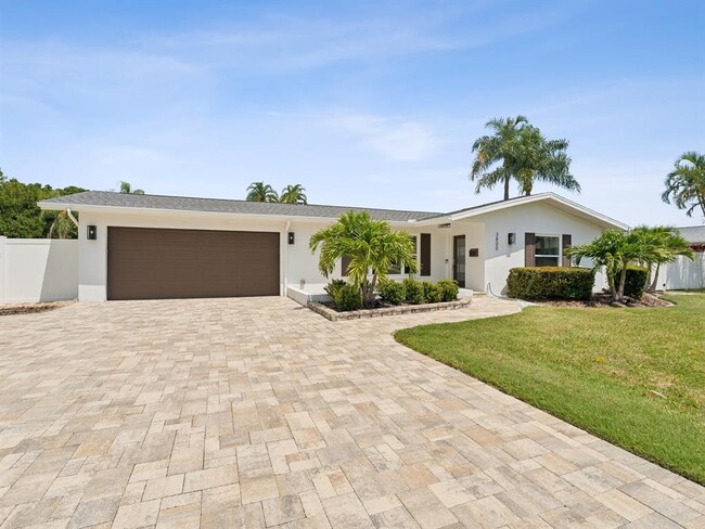 Building Photo - 3800 Bayshore Blvd NE