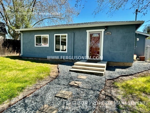 Building Photo - Three Bedroom Home in a Classic Rocklin Ne...
