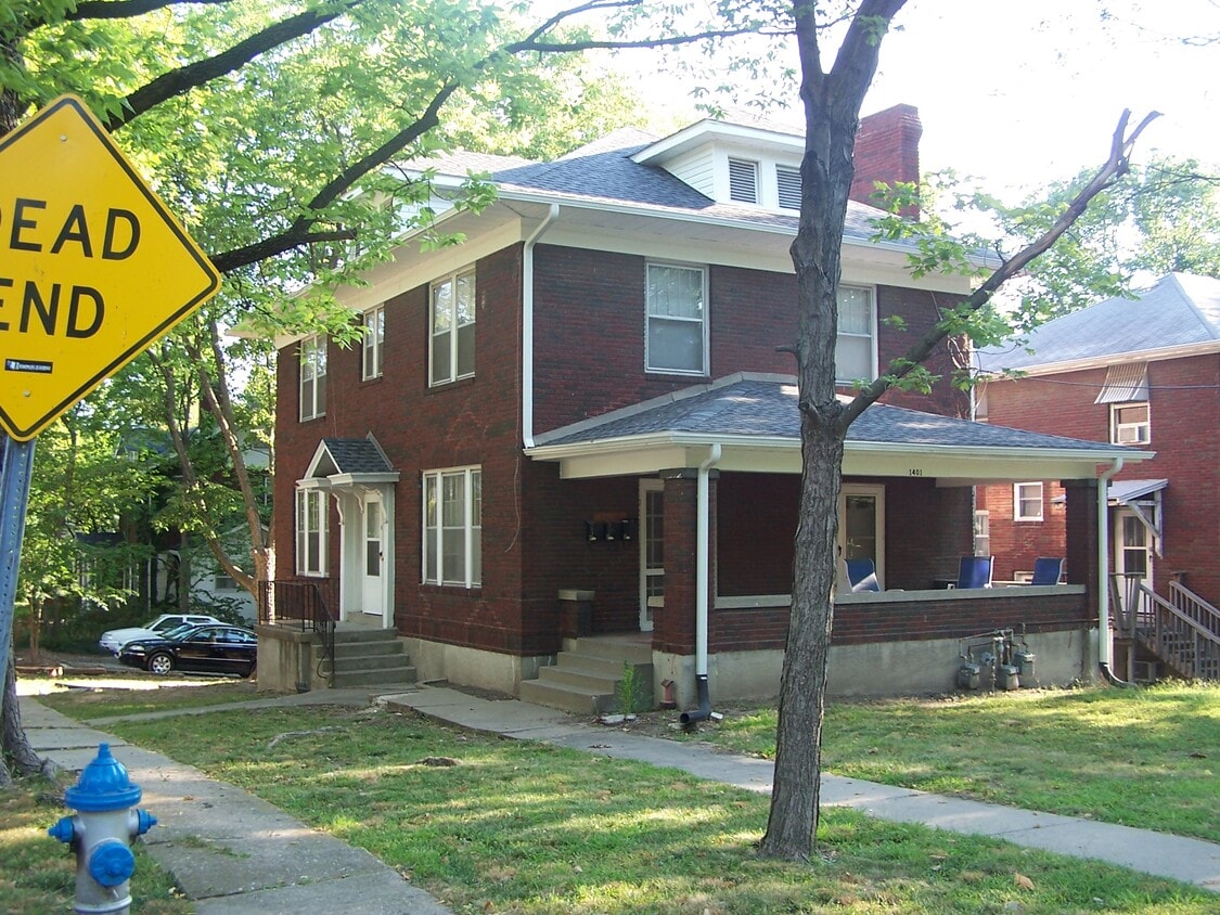 1401 #A entry at Front Door - 1401 University Ave
