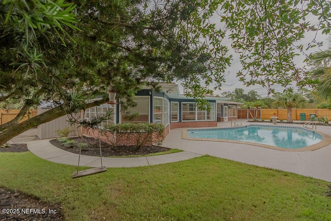 Building Photo - 5020 Brighton Dr