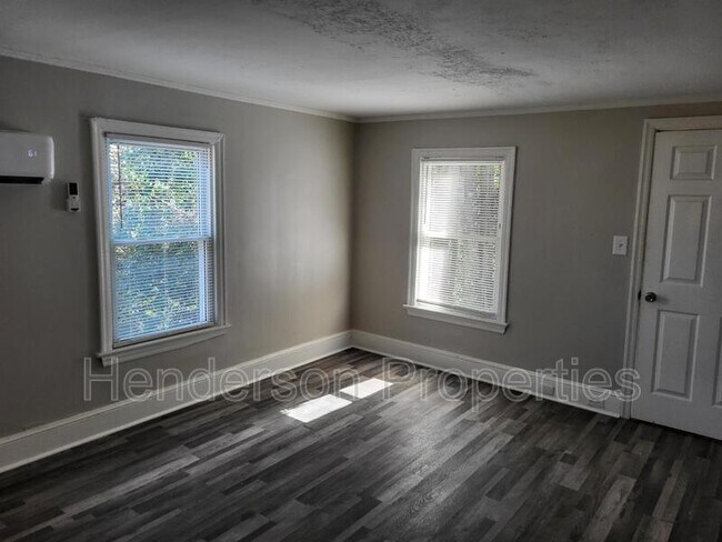 Building Photo - 154 Shurley St