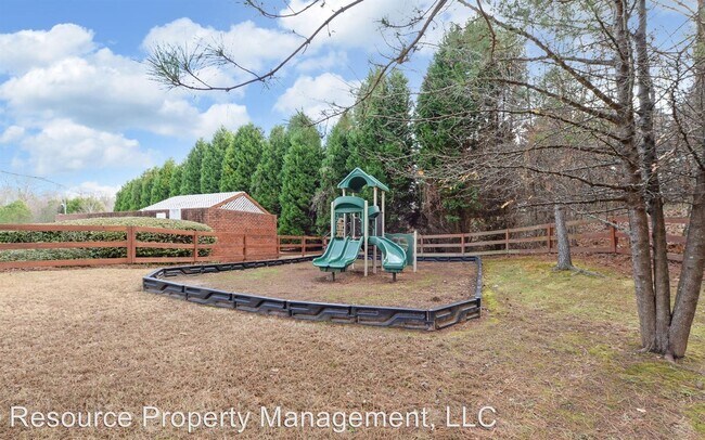 Building Photo - 2864 Creek Bottom Ct