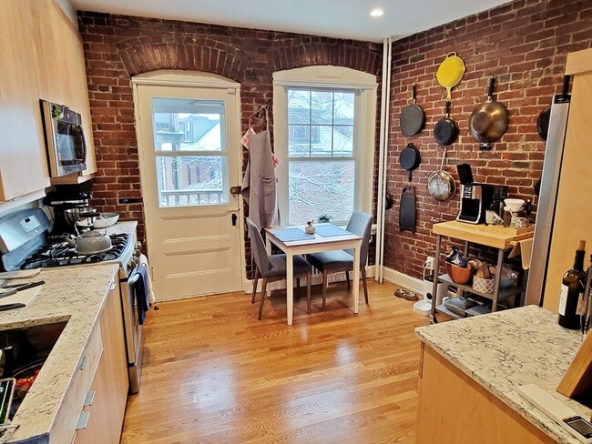 Foto del edificio - 14 Colbourne Cres