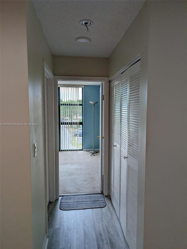 Foto del edificio - 11790 SW 18th St