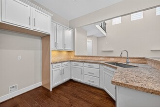 Building Photo - 9508 Cedarpost Square St