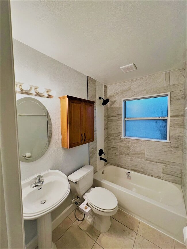 Photo - 3116 S Bumby Ave Apartment