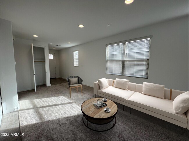 Building Photo - 12547 W Calle De Sol