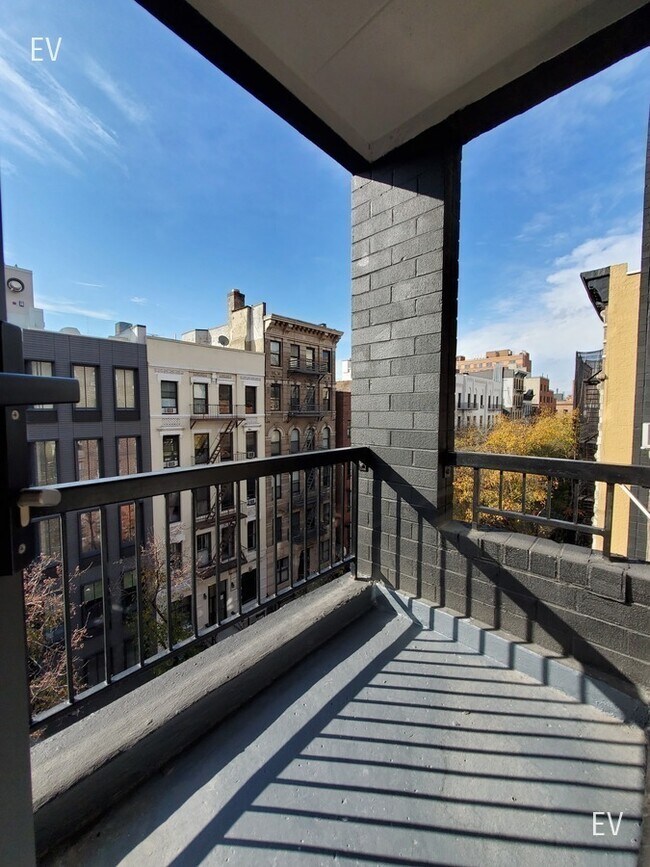 Building Photo - 235 W 22nd St