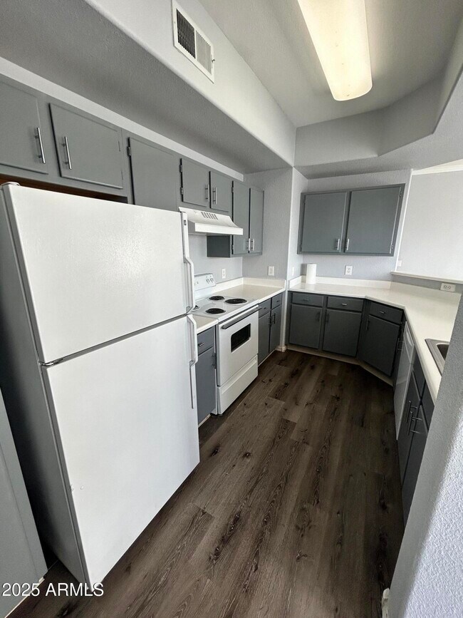 Foto del edificio - 3236 E Chandler Blvd