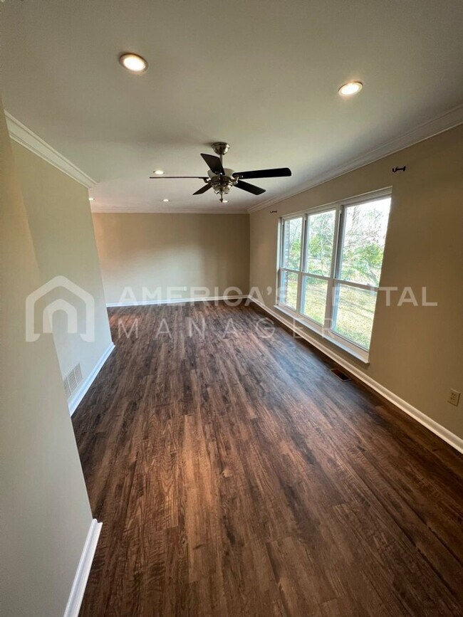 Building Photo - DEPOSIT PENDING!!! Home For Rent In Ironda...