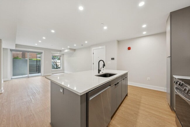 Foto del edificio - 2134 Wisconsin Ave NW