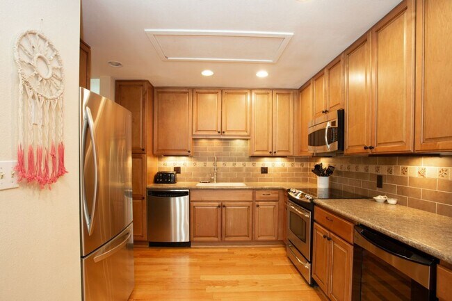 Foto del edificio - 2 bedroom in Frisco. Walk to Main Street! Garage and Yard! Hot tub!