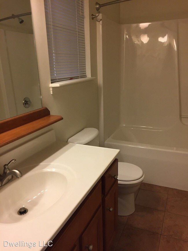Foto del edificio - 572 E Hillside Dr