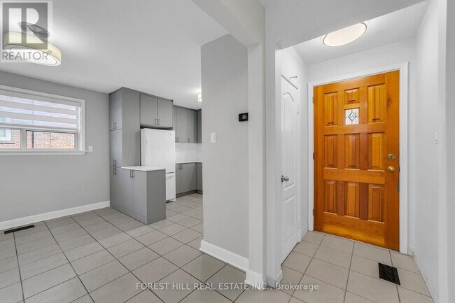 Building Photo - 79 Kanarick Crescent