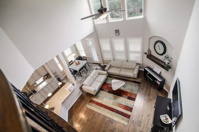 Building Photo - 121 Alondra Way