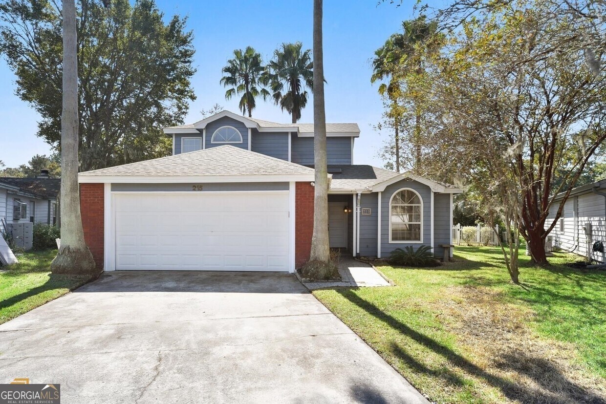 Foto principal - 215 Cypress Dr