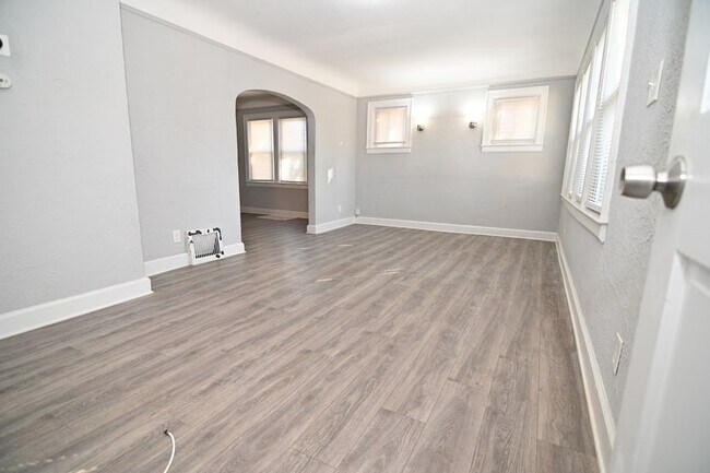 Foto del edificio - 23304 Cayuga Ave