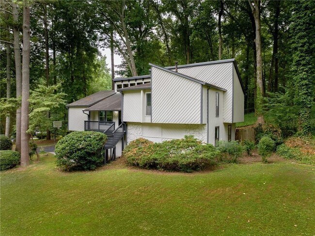 Building Photo - 2708 Spencers Trace NE
