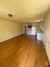 Building Photo - 4212 Davenport St