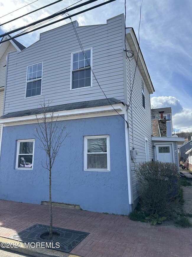 Building Photo - 193 Bay Ave