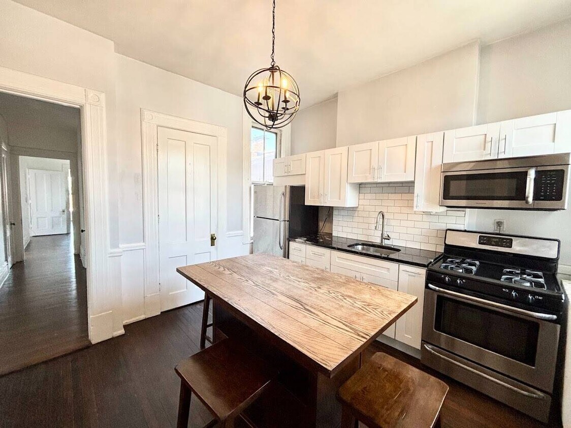 Foto principal - 108 4th St