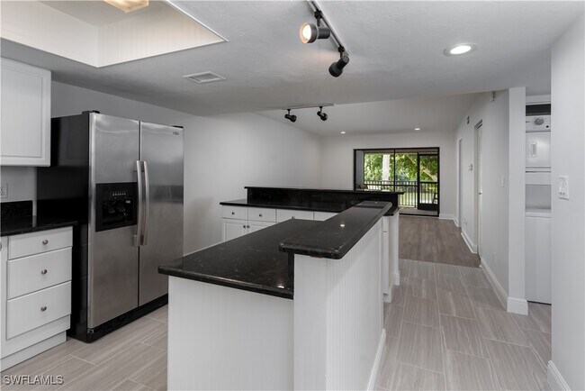 Building Photo - 28180 Pine Haven Way