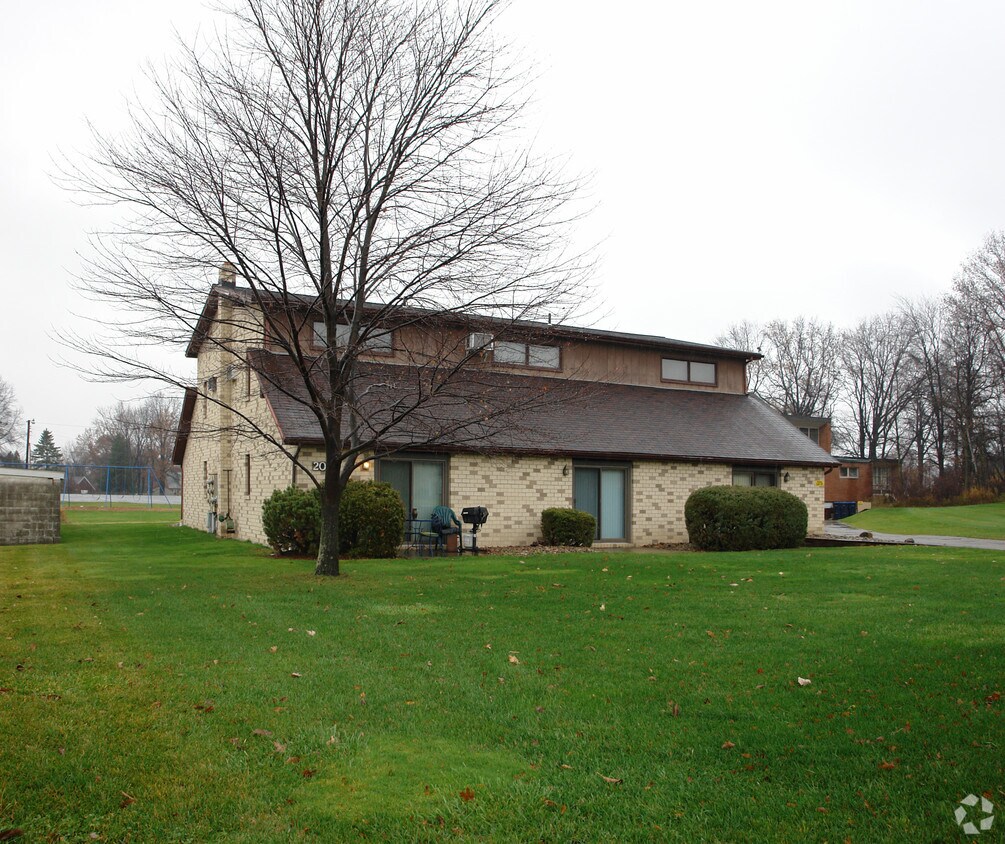Building Photo - 2041 Wolosyn Cir
