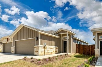 Building Photo - 744 Wheatfield Dr