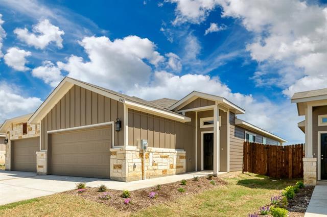Foto principal - 744 Wheatfield Dr